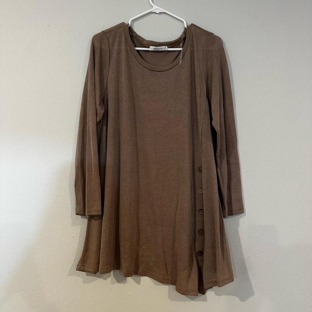 Light brown tunic sweater, wooden button down the left side of front size 2X.